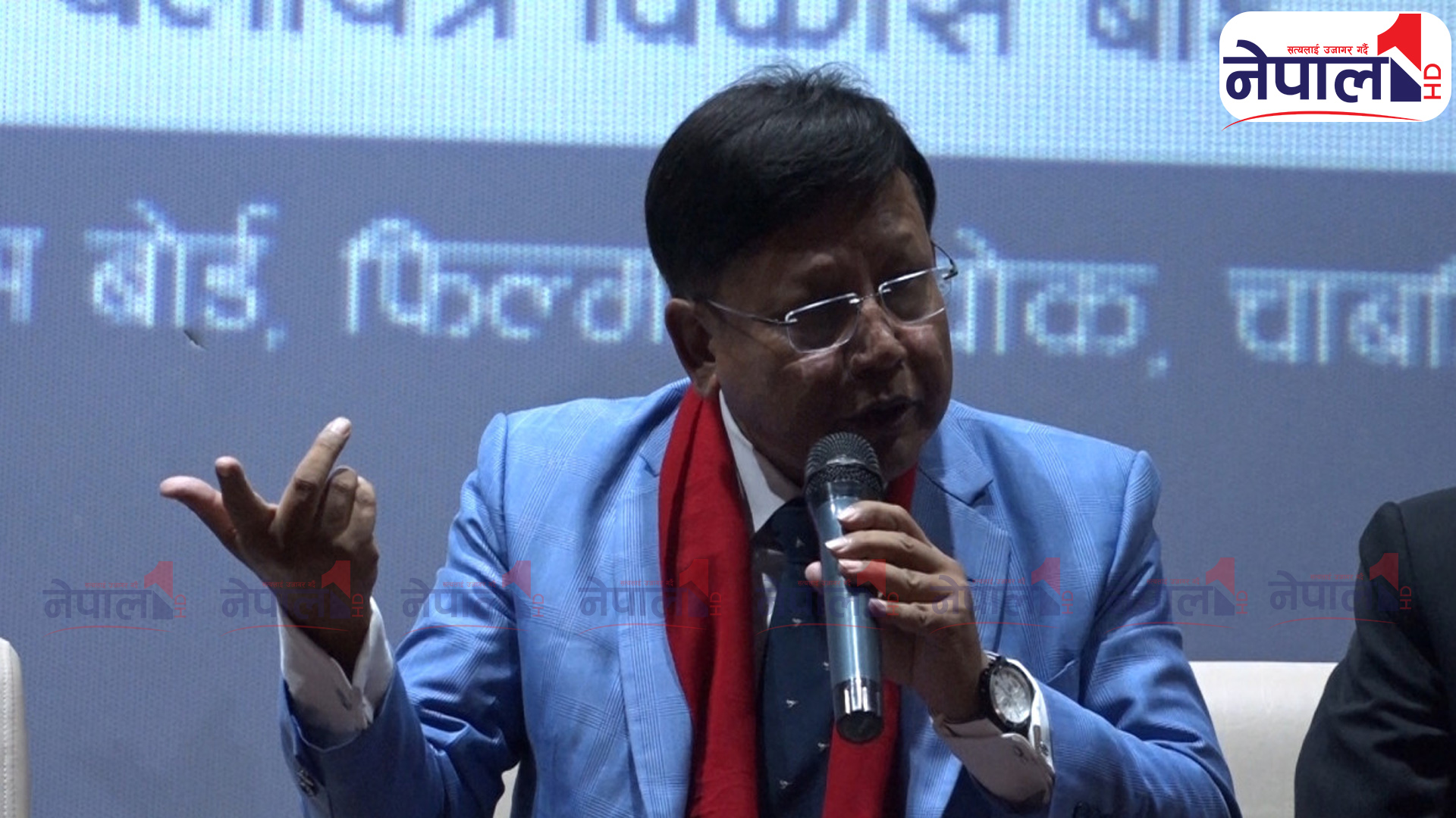 पत्रकारिताका कारण हिल्टन होटल जल्योः चलचित्र बोर्ड अध्यक्ष