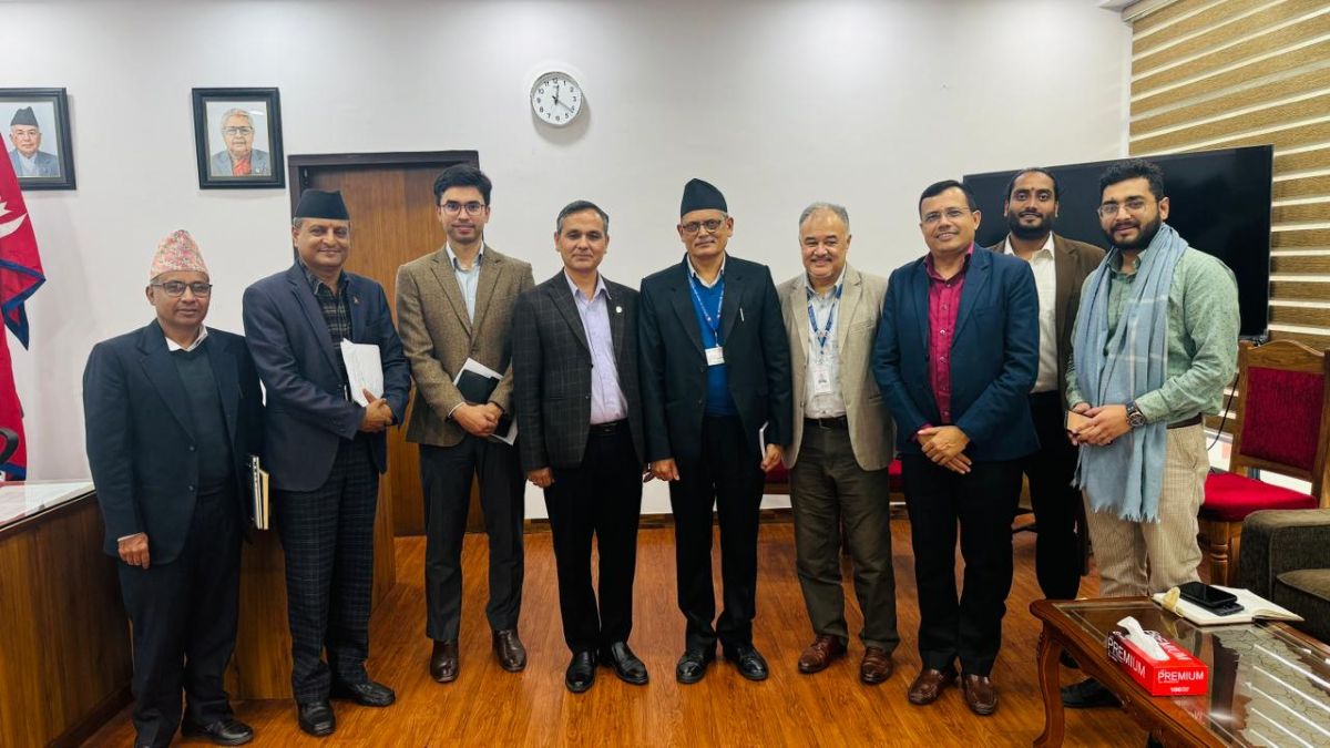 विदेशमा रहेका नेपालीलाई मतदान अधिकार प्रदान गर्ने विषयमा छलफल