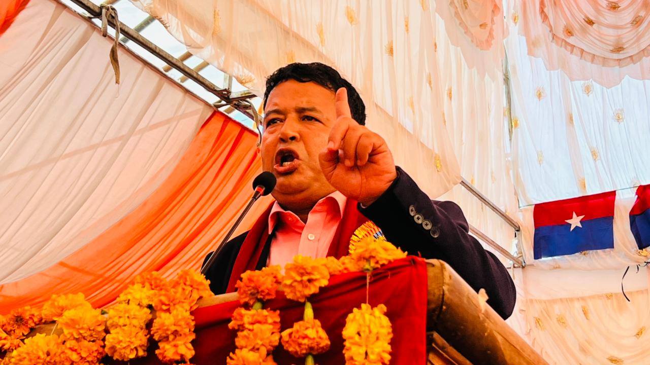 केपी ओलीको विकल्प खोज्नु राजनीतिक अपराध : महेश बस्नेत