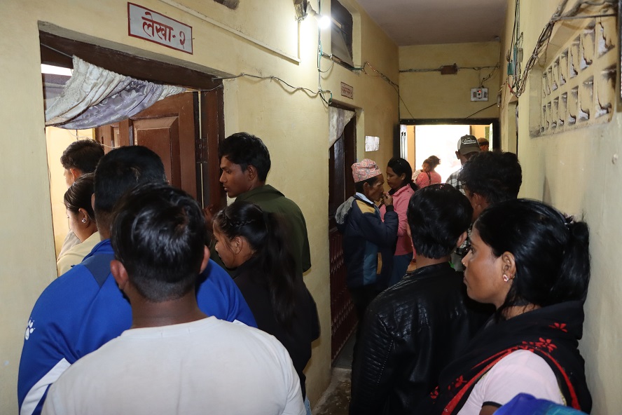 २१ फागुनको निर्वाचनका लागि बागलुङमा थपिए पाँच हजार ३९३ मतदाता