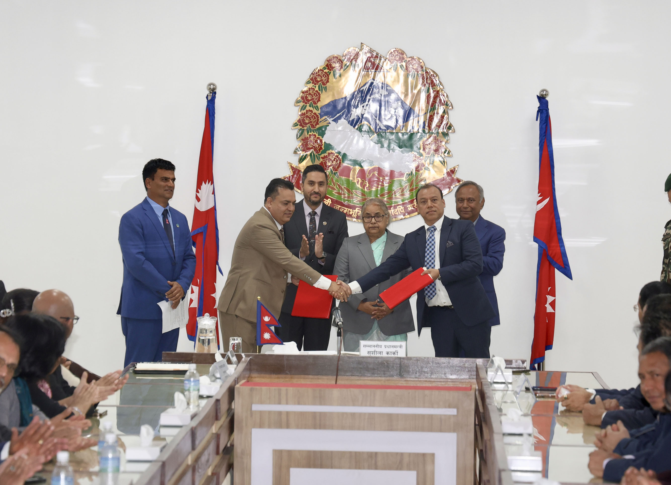 गैरआवासीय नेपाली नागरिकता पायौं, तर चलेको छैन : डा केसी