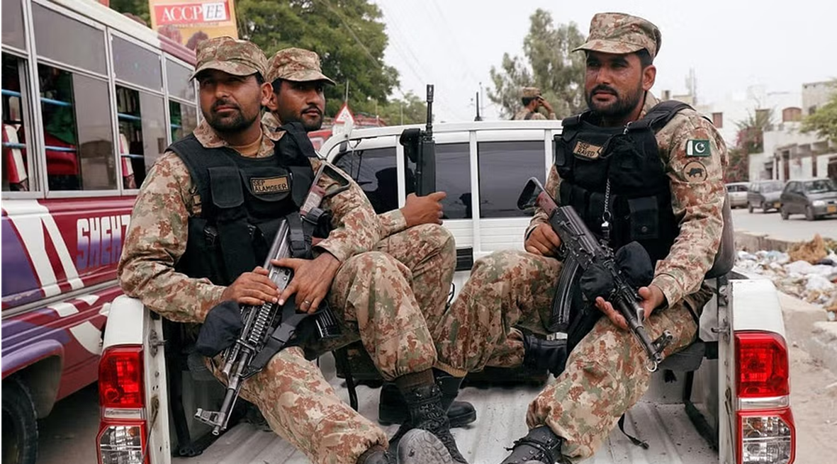 पाकिस्तानमा सुरक्षा कारबाही: उत्तरपश्चिममा दुई छापामा १५ आतङ्ककारी मारिए