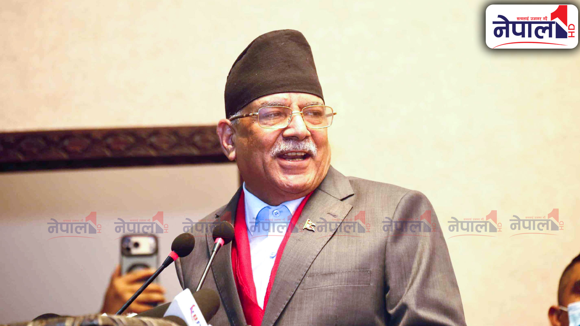 प्रचण्डको प्रश्न : विद्यालाई सदस्यता नदिने पनि मदन भण्डारीको एमाले हुन सक्छ ?