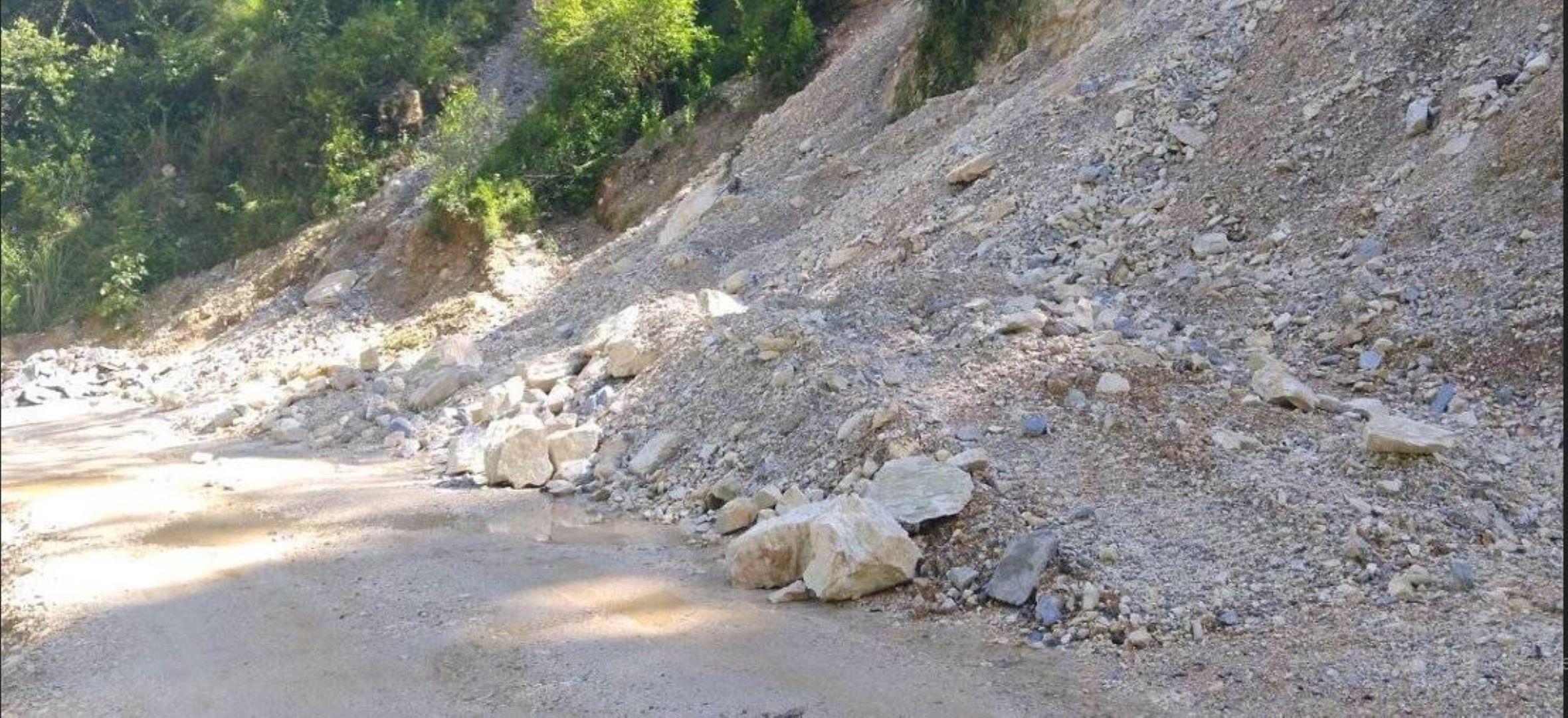 ठेकेदारको लापर्वाहीले सडक निर्माण योजना अलपत्र