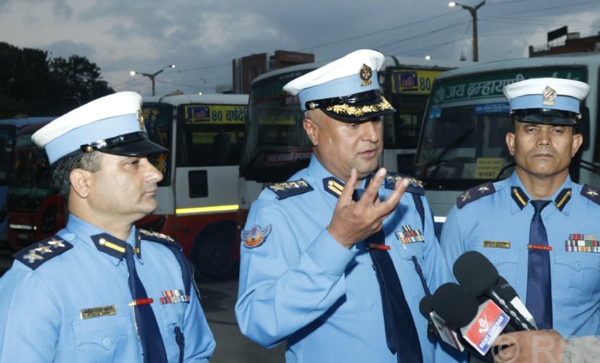 अत्यधिक धुवाँ फाल्ने र सवारी जाँचपास नभएका ३७ सवारीसाधन नियन्त्रणमा