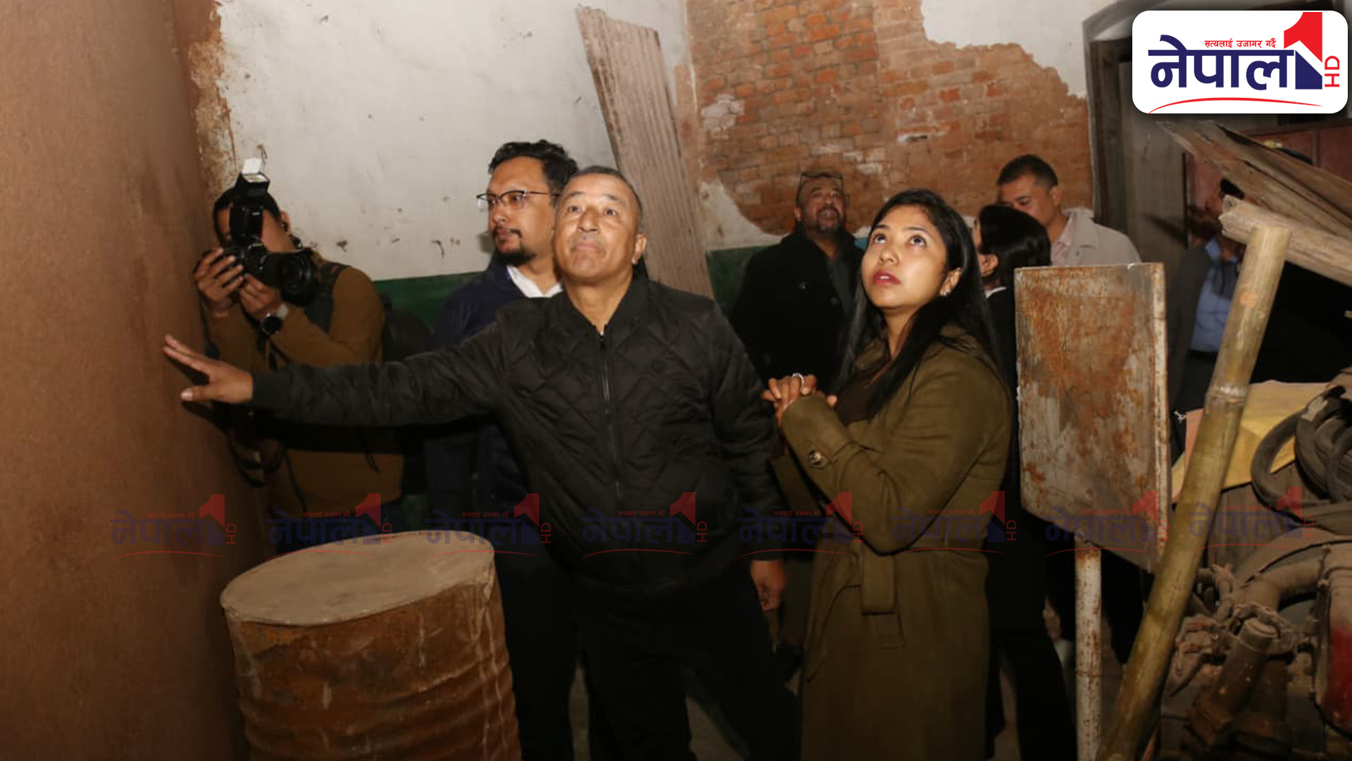 उपमेयर सुनिता डंगोलले गरिन् जुद्ध वारुण यन्त्रको निरीक्षण (तस्बिरहरु)