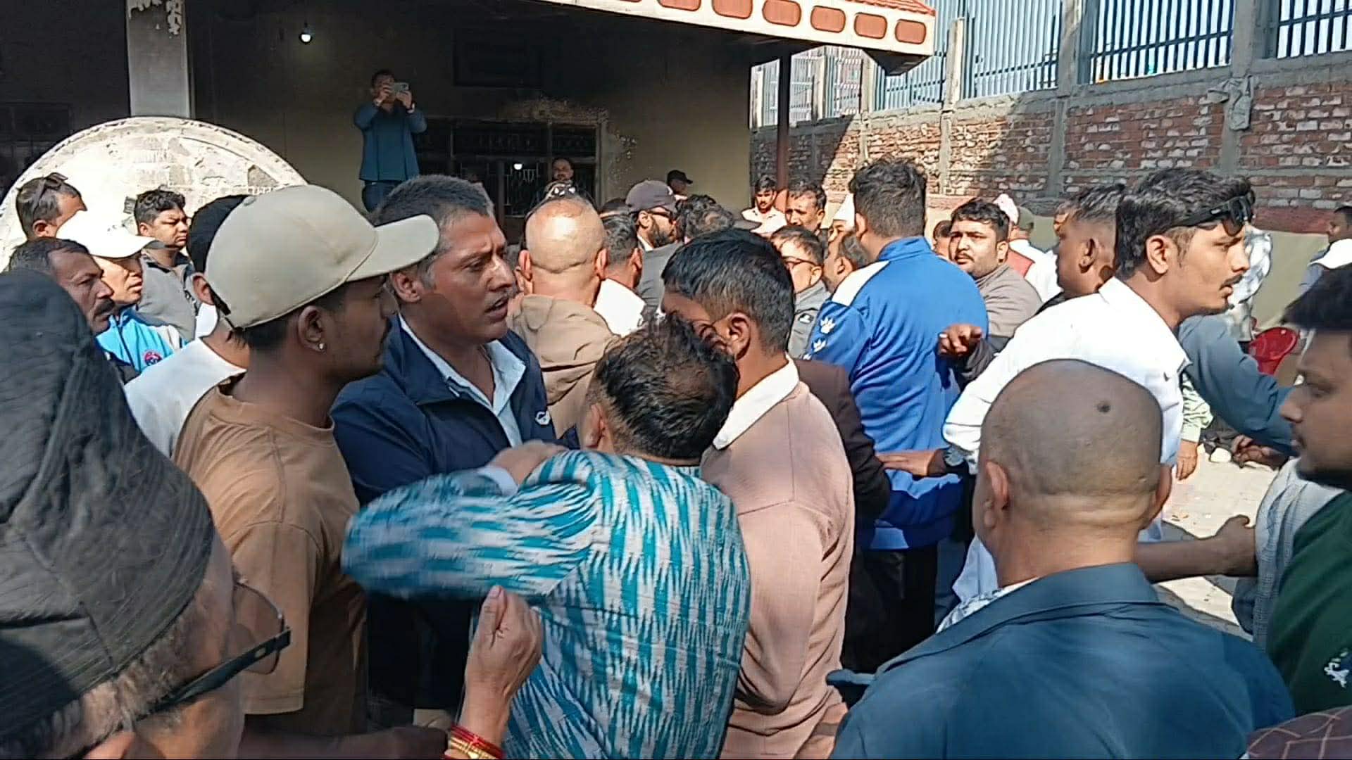 विराटनगरमा एमाले प्रतिनिधि छनोटमा विवाद र हात हालाहाल