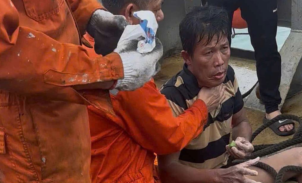 आँधीपछि समुद्रमा ४० घण्टा विताएका तीन भियतनामी नागरिकको सकुशल उद्धार