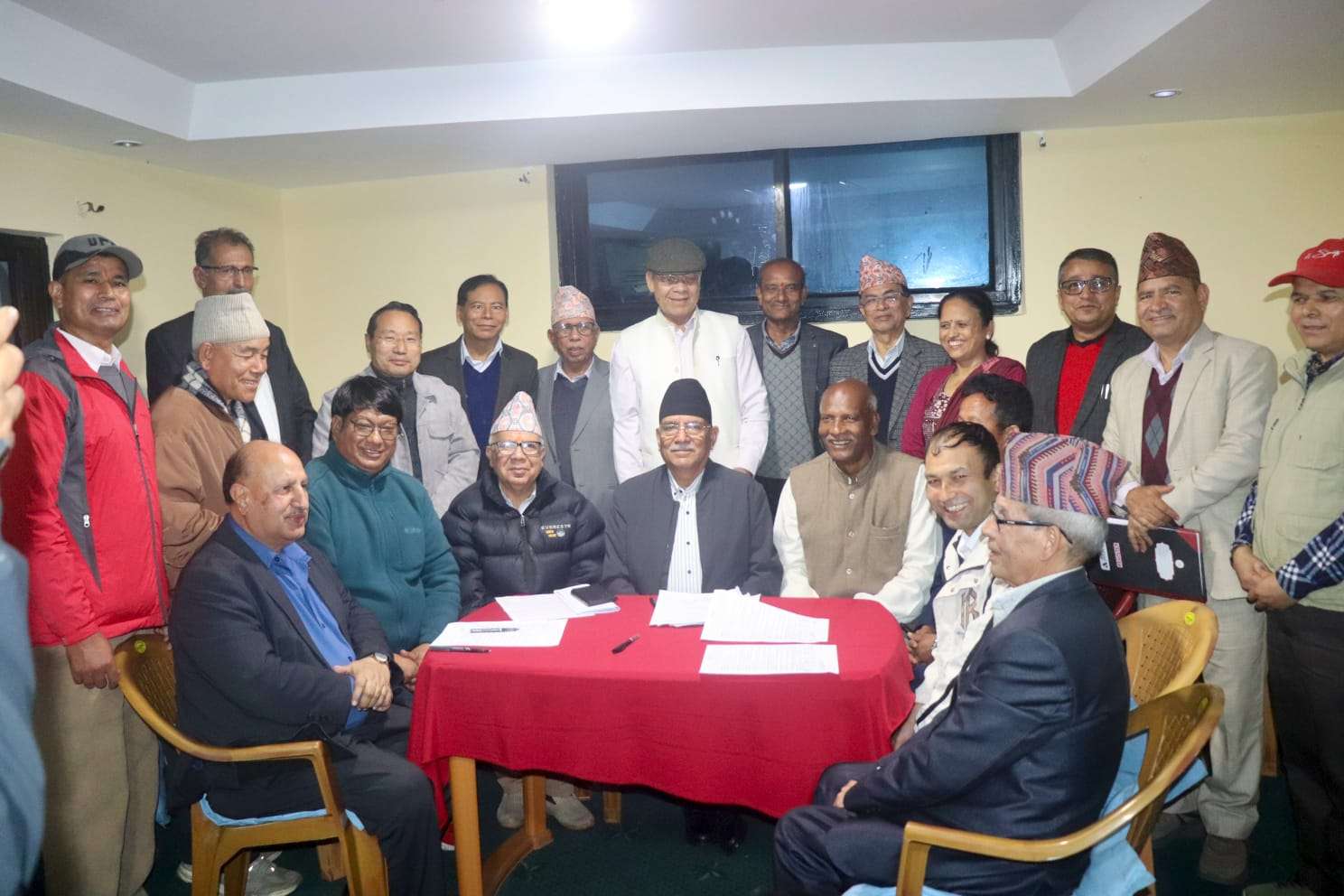 माओवादी, एकीकृत समाजवादीसहित ८ दलबीच १८ बुँदे सहमति