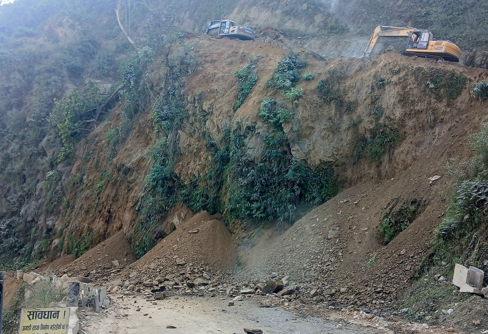 नागढुङ्गा–मलेखु खण्ड आंशिक बन्द गरेर विस्तार गरिँदै