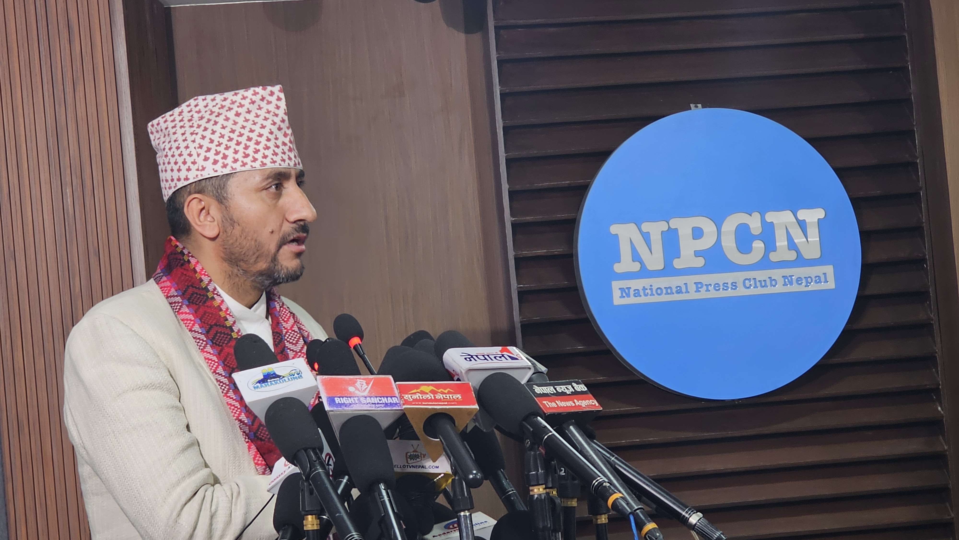 आयोगले बोलाउँदा बयान दिन नआए सरकारले वातावरण बनाइदिन्छ: सञ्चार मन्त्री खरेल