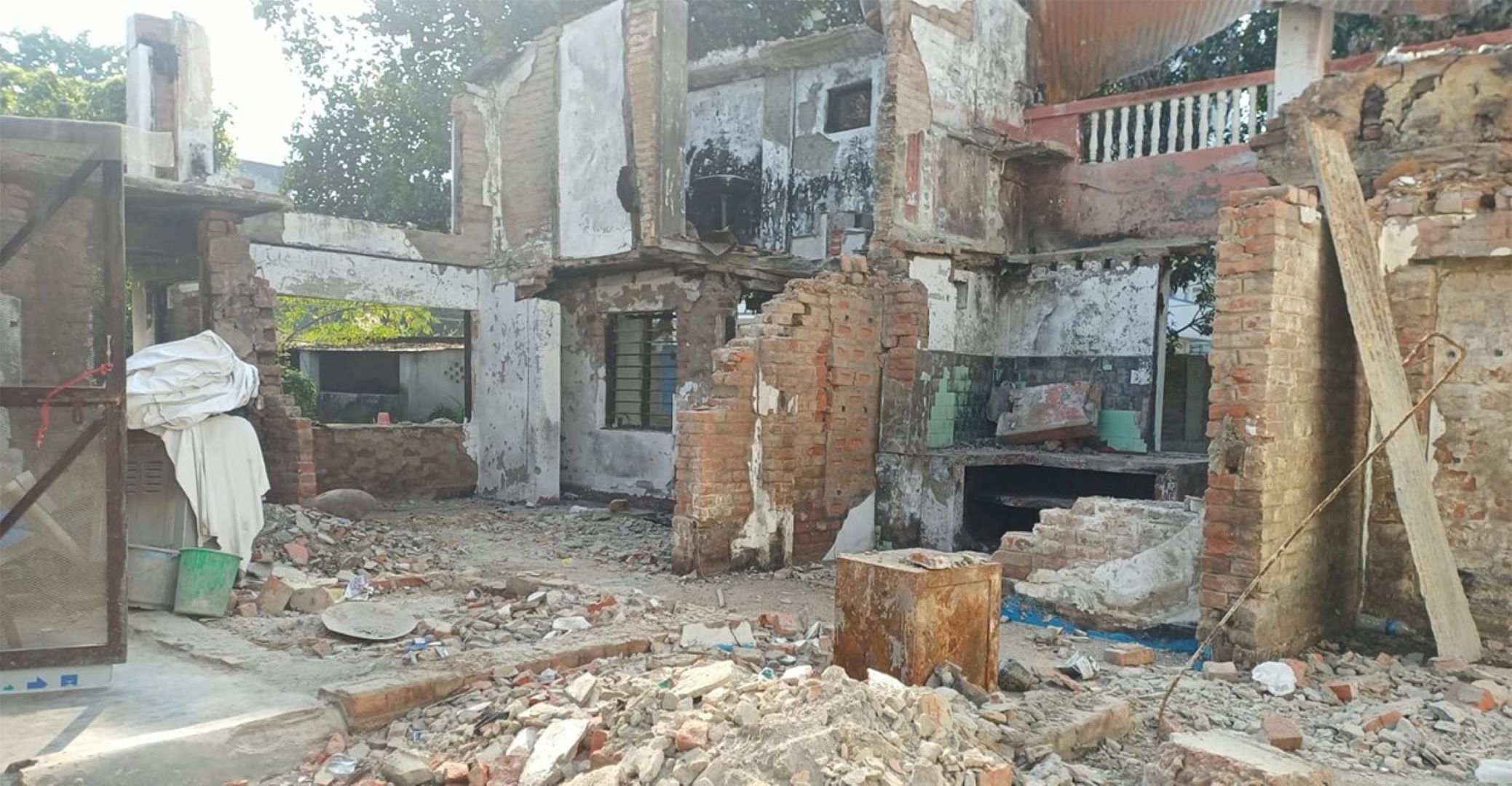 जेनजी आन्दोलनमा क्षतिग्रस्त  कोइराला निवास रगंरोगन र पुननिर्माणपछि चिटिक्क