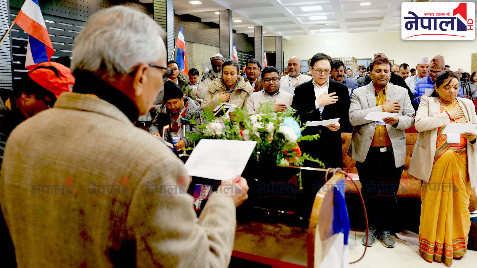 जनार्दनसहित प्रलोपाका केन्द्रीय सदस्यहरूले लिए बाबुराम भट्टराईबाट शपथ