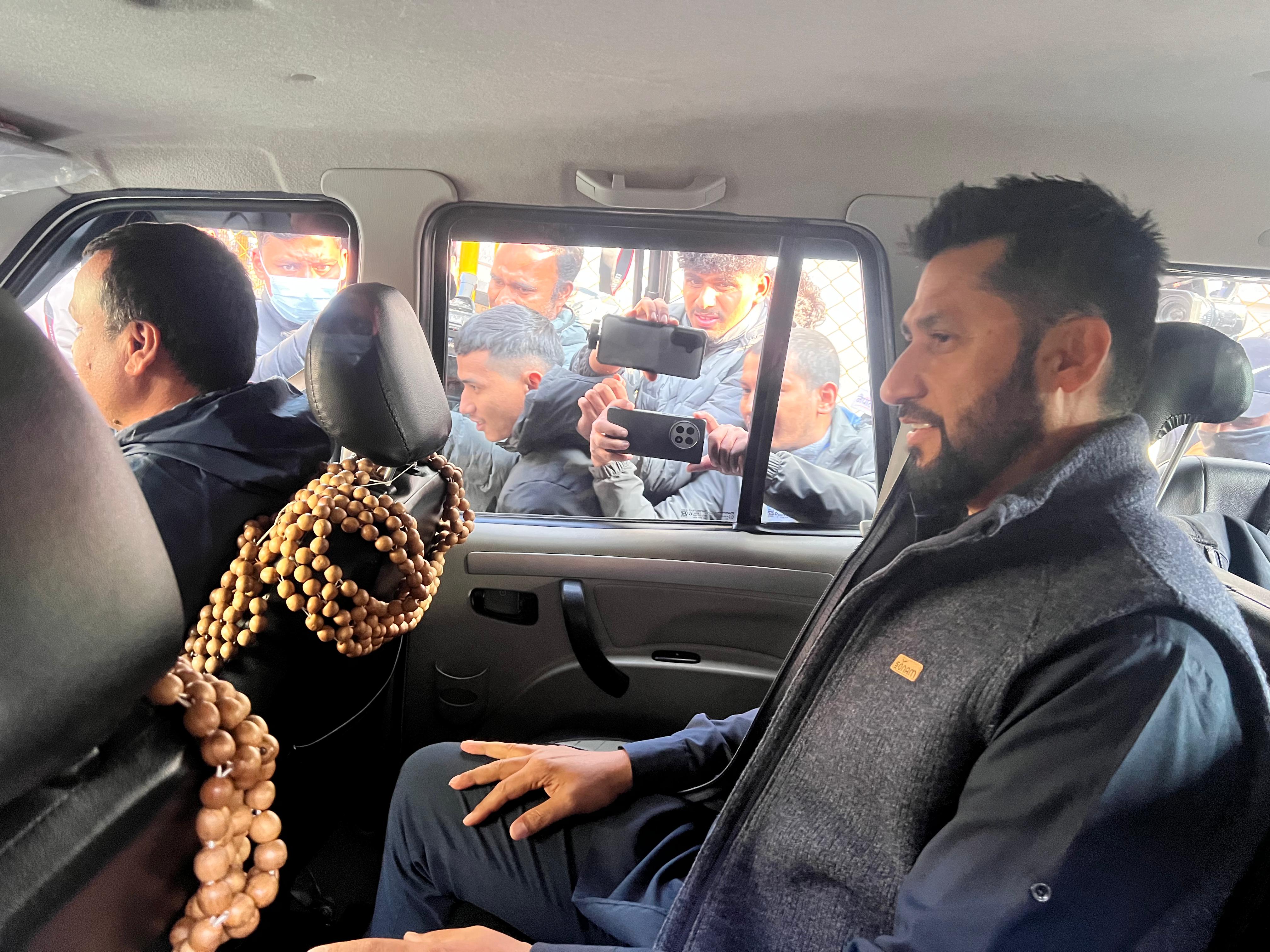 बालेनसँग वार्ता सकेर बाहिरिए रवि