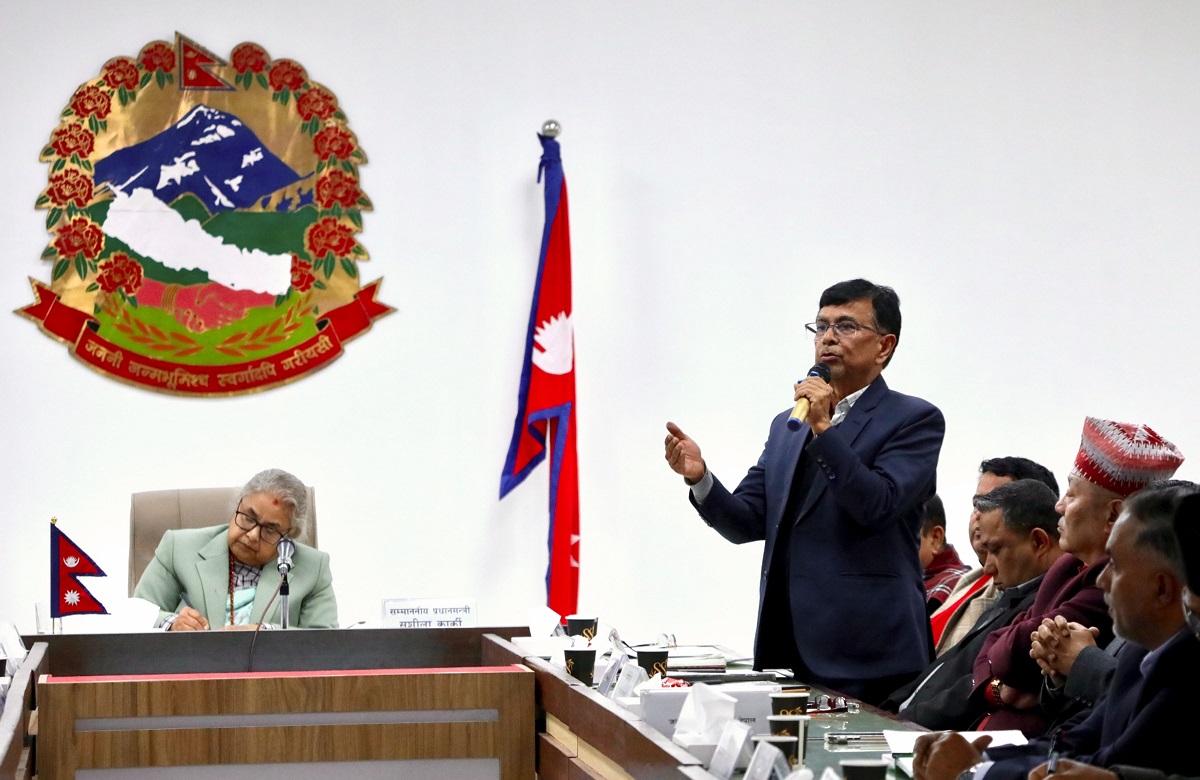 मन्त्रीहरूको अभिव्यक्तिकै कारण चुनाव भाँडिदैछ : राजेन्द्र पाण्डे