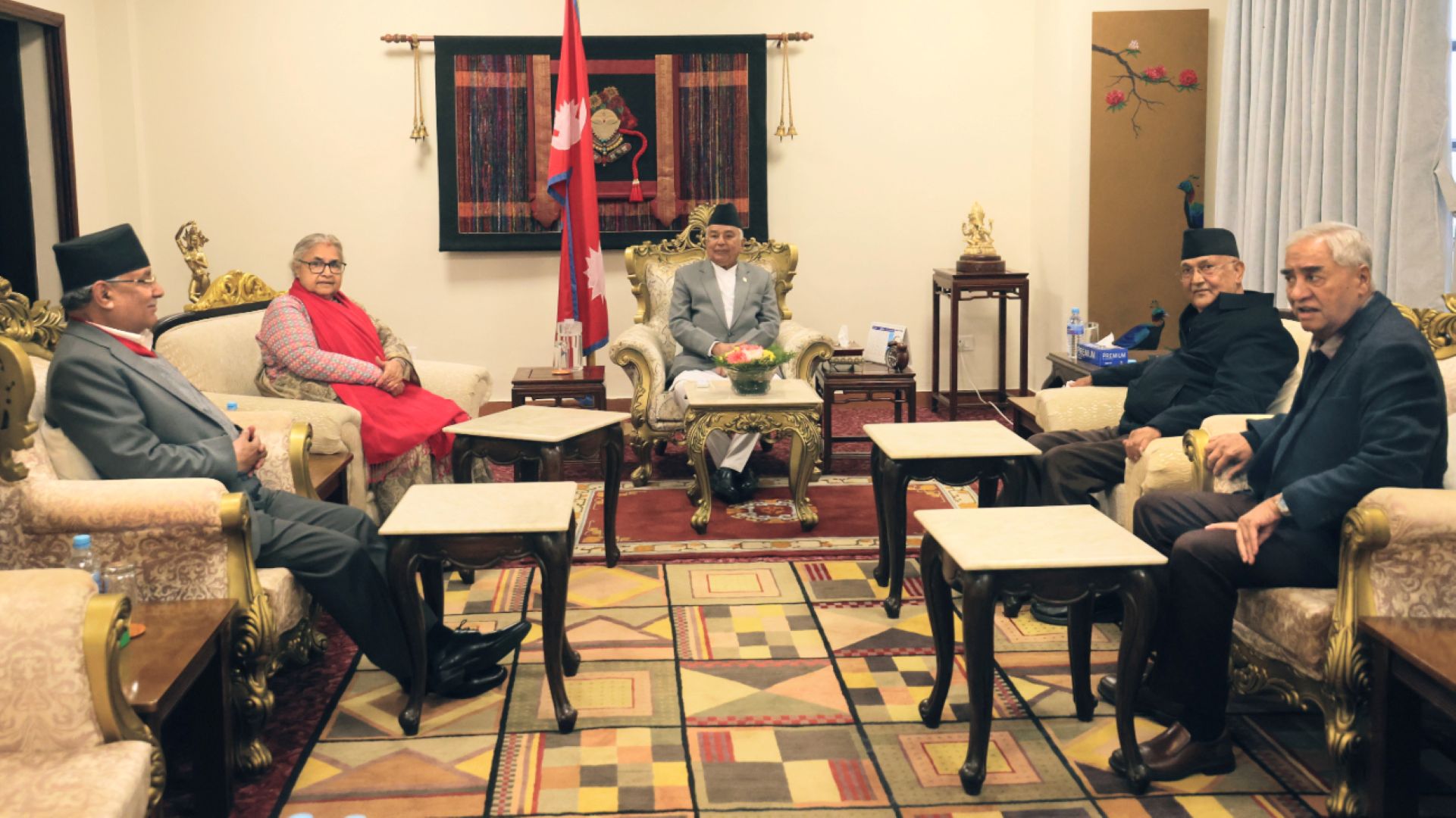 राष्ट्रपतिको पहलमा ‘आइस ब्रेक’ : तीन पूर्व प्रधानमन्त्री आमने–सामने