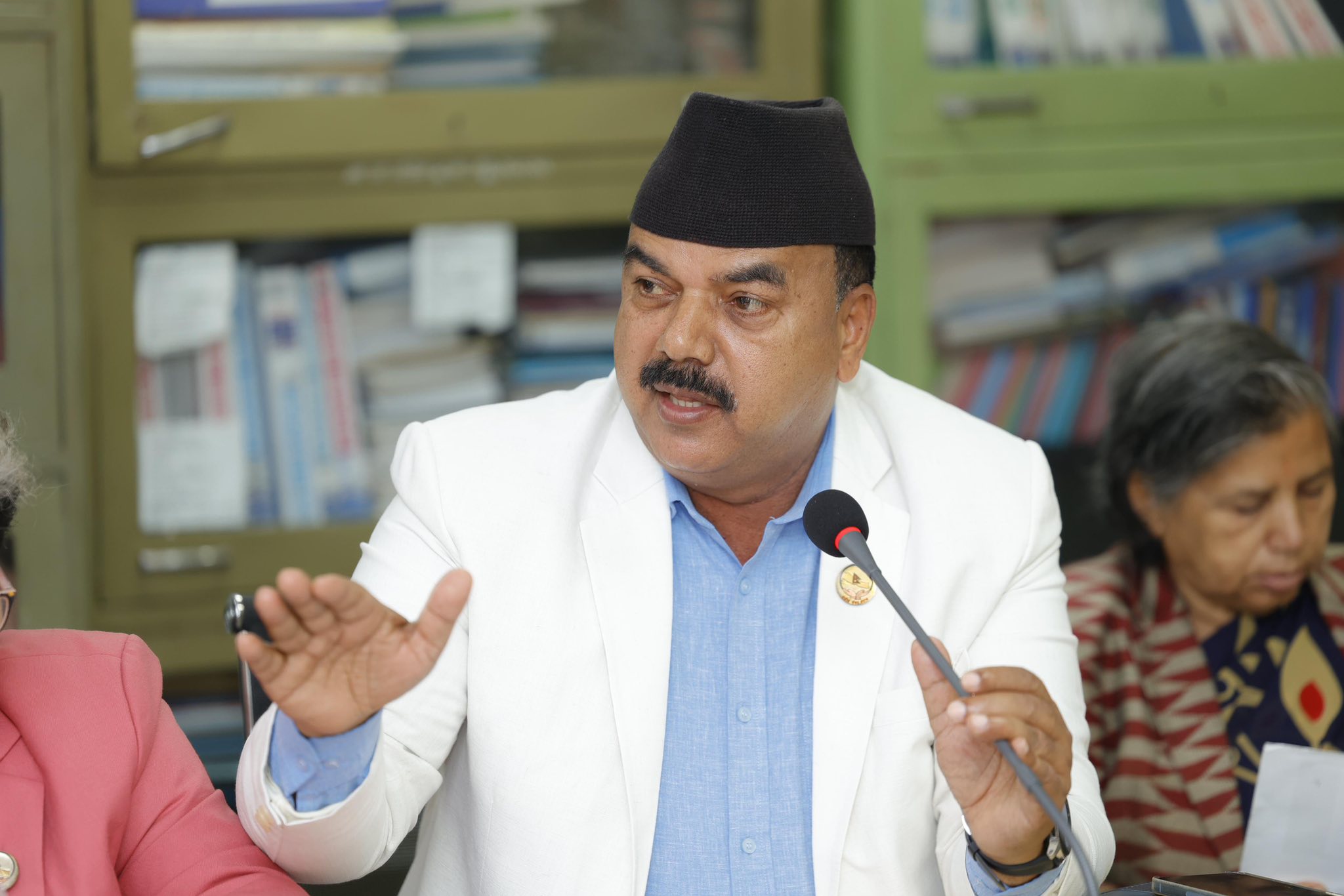 एमाले उपाध्यक्षकै जिल्लामा ‘असन्तुष्टि’ : पूर्व सांसद घिमिरेले त्यागे पार्टी, रास्वपा प्रवेशको तयारी