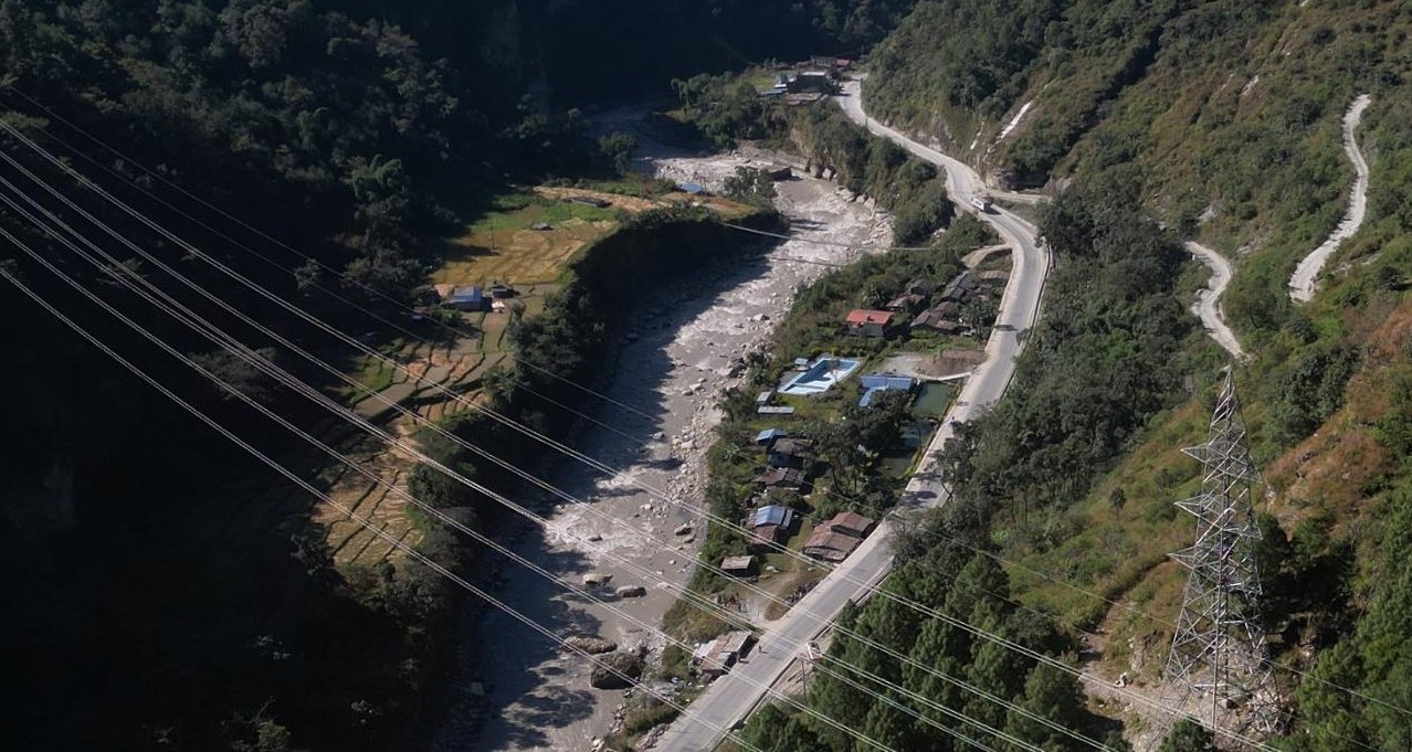 स्तरोन्नतिपछि यस्तो देखियो बेनी–जोमसोम–कोरला सडक