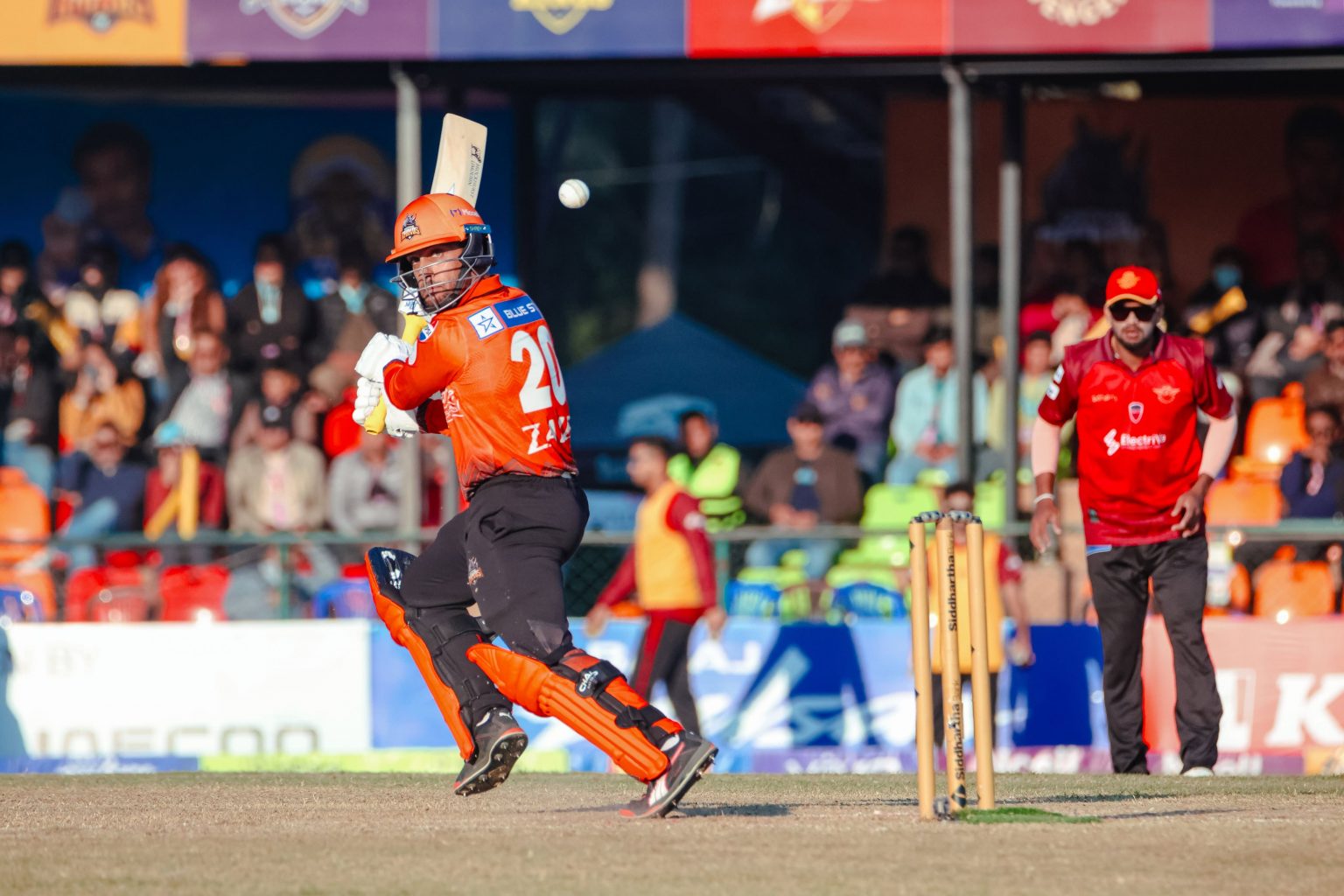 चितवन राइनोजले पोखरा एभेन्जर्सलाई दियो एनपीएल प्रतियोगिताकै कम लक्ष्य