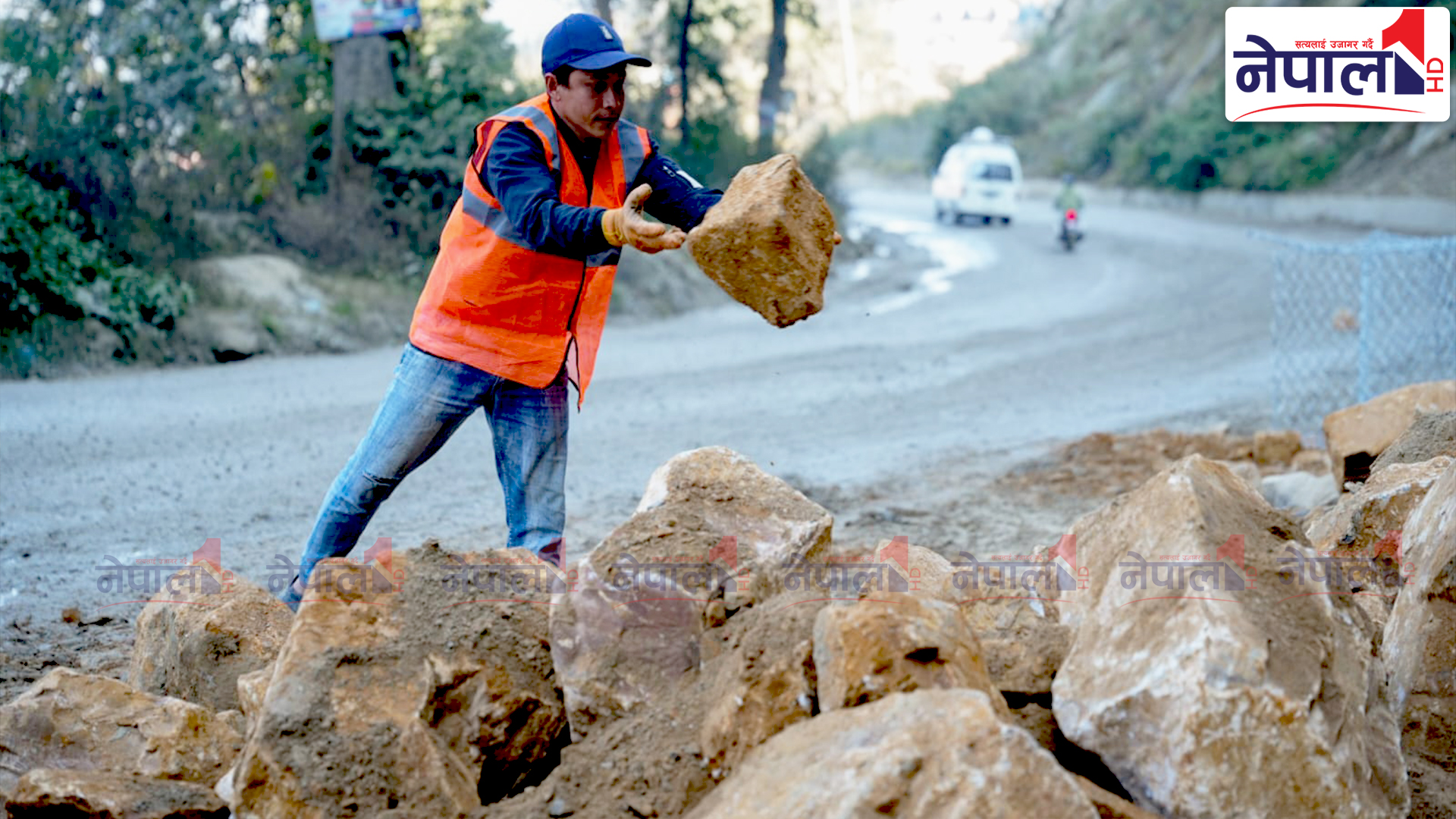 यसरी हुँदैछ धुलिखेल–खावा सडकको काम {तस्वीरहरु}