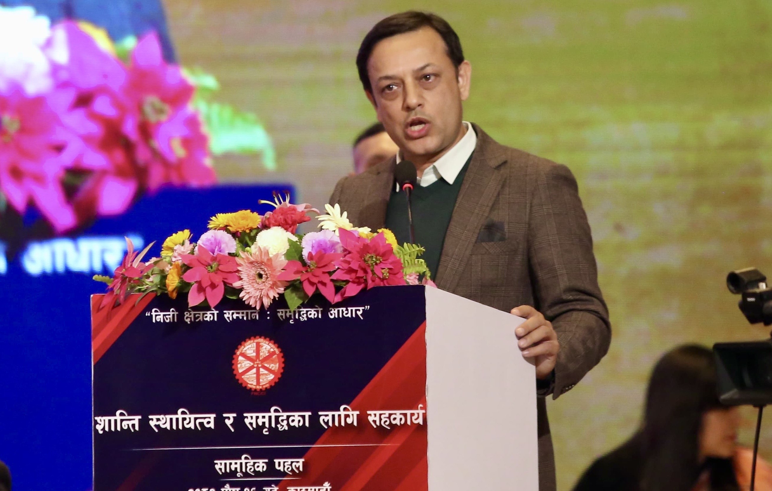 अर्यालको प्रश्न : संविधान बनेको १० वर्षमै शान्तिको विषयमा बहस गर्नुपर्ने अवस्था कसले बनायो ?