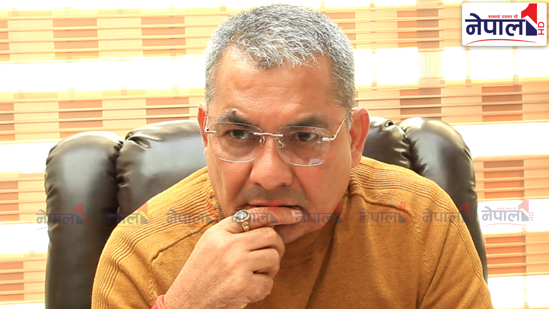 सरकार उल्टो बाटो हिँड्दैछ, राजसंस्था र प्रदेशबारे जनमत संग्रह गरौं : दुर्गा प्रसाईं