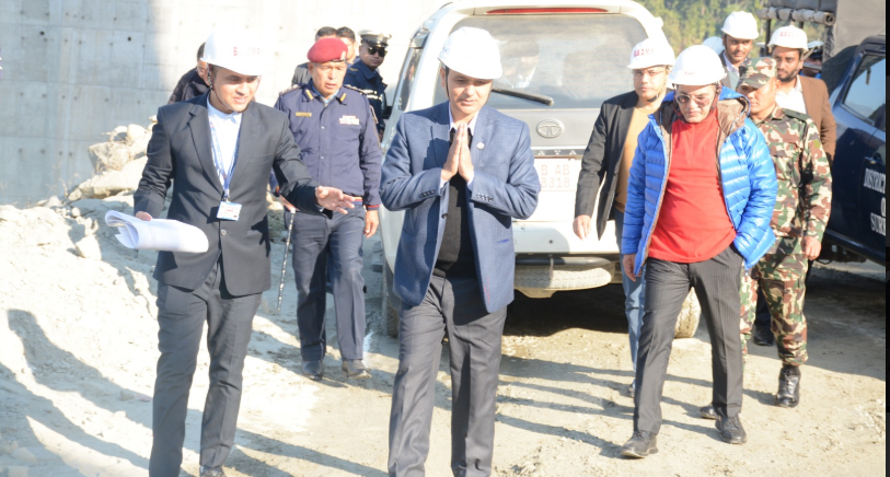 गृहमन्त्री अर्यालद्वारा भेरी बबई डाइभर्सन बहुउद्देश्यीय आयोजनाको निरीक्षण