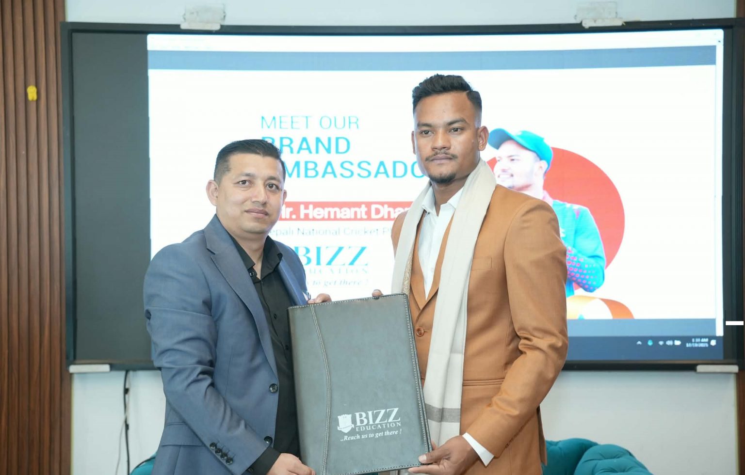 क्रिकेट खेलाडी धामी बिज एजुकेशनका ब्रान्ड एम्बासडर