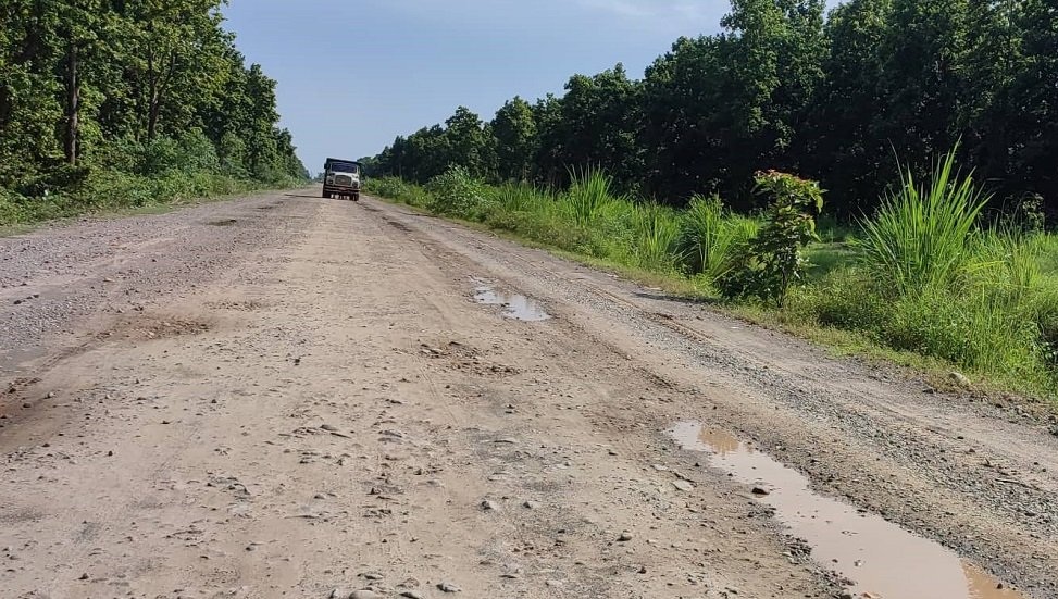 मोरङको रतुवा-केशलिया सडक निर्माणको ठेक्का तोडियो