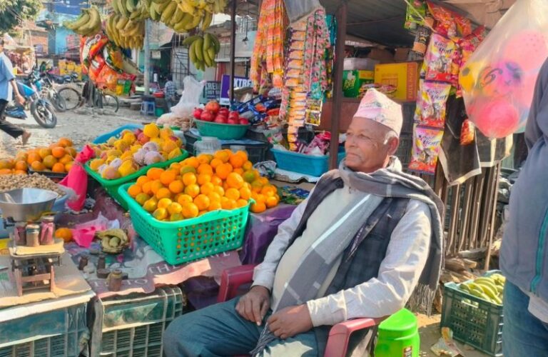 पैसठ्ठी वर्षका ऐरको ठेला व्यवसाय, स्वाभिमान र मेहेनतको जिउँदो कथा