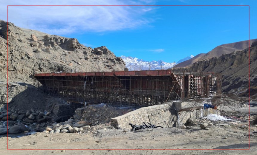 कोरला नाका जोड्ने घमी खोला पुल अन्तिम चरणमा