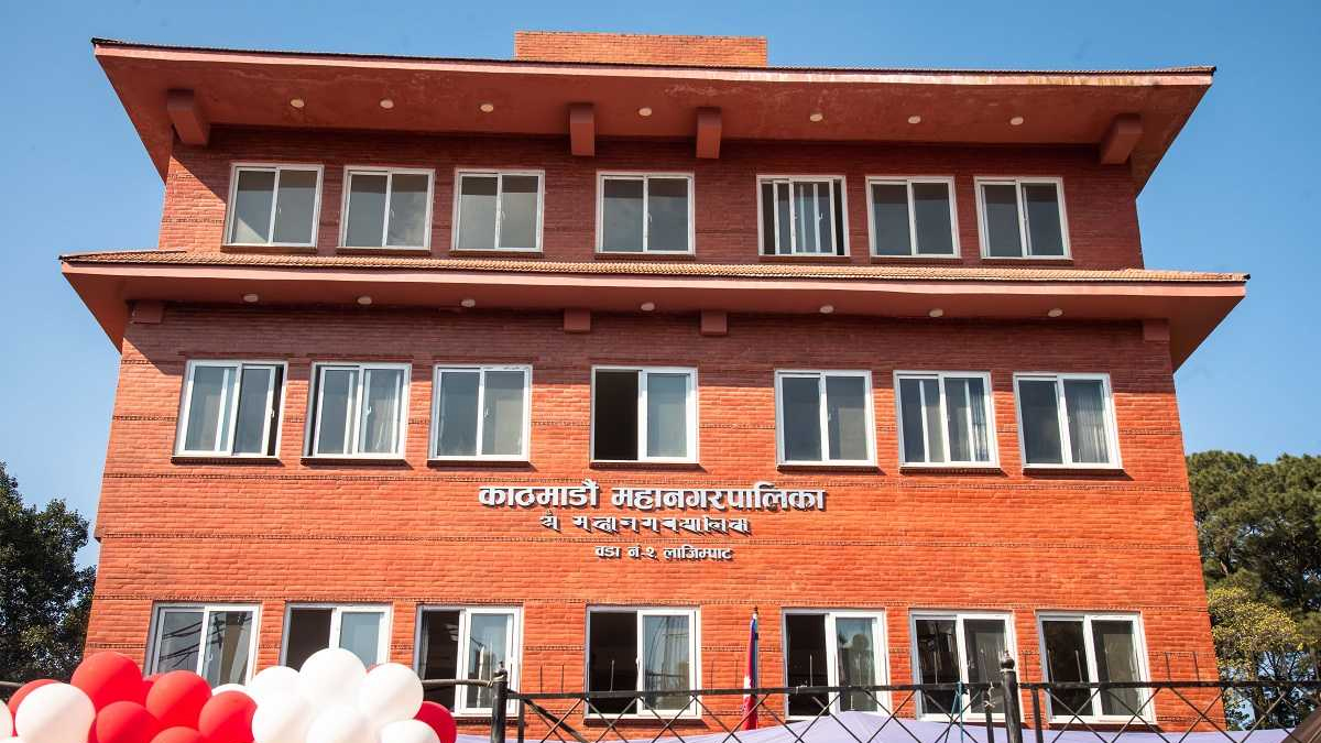 नवनिर्मित भवनबाट काठमाडौँ महानगर वडा नं. २ को प्रशासनिक सेवा प्रारम्भ