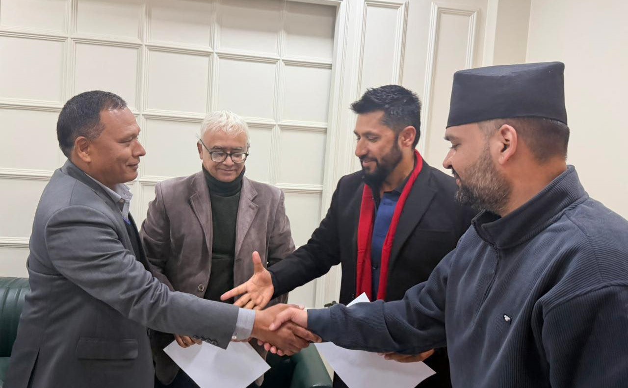 पद र स्वार्थ भन्दा माथि उठेर देशहितका लागि एक ठाउँमा उभियौं : कुलमान घिसिङ