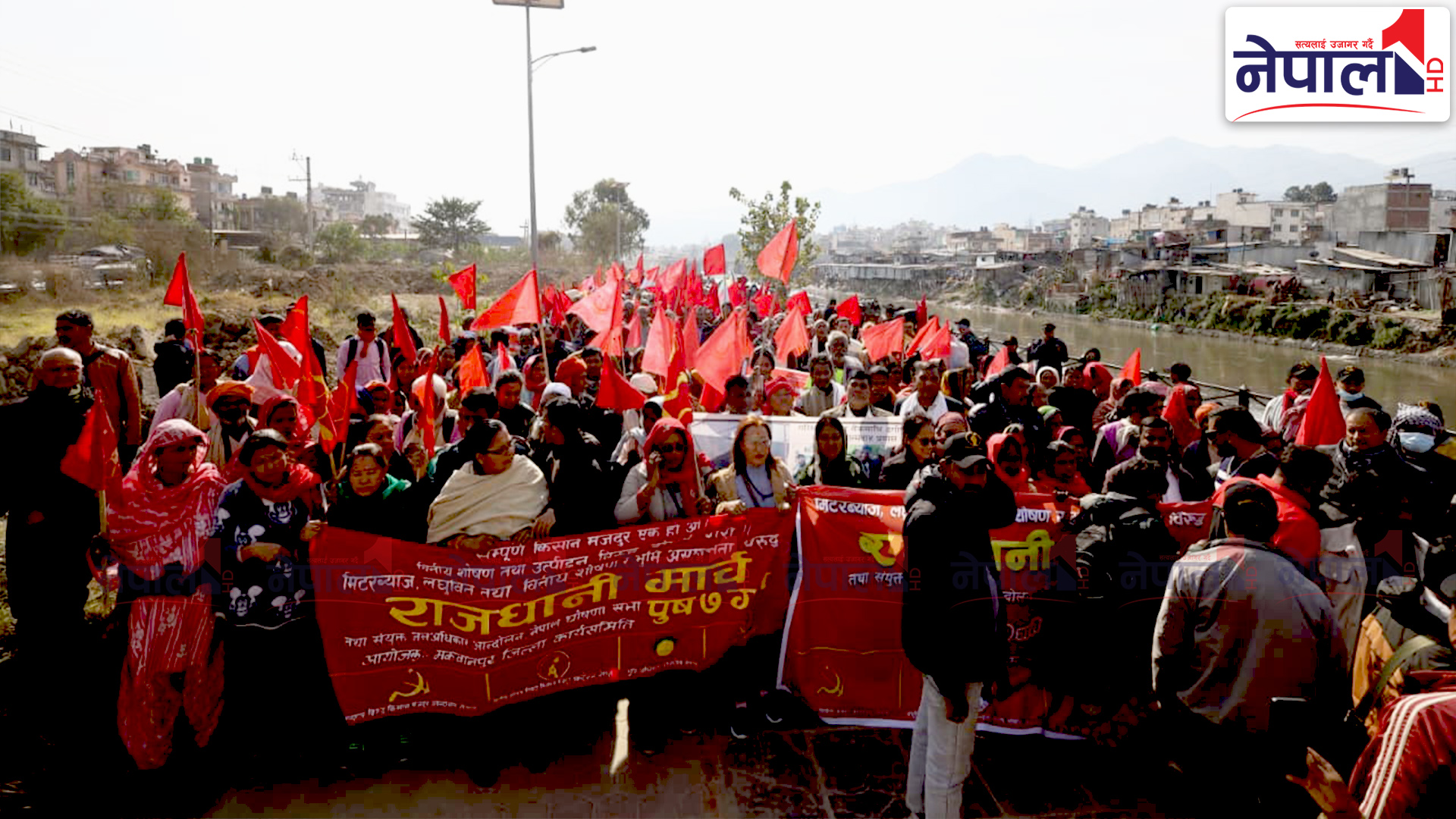 आन्दोलन गर्न काठमाडौं आइपुगे लघुवित्त र मिटरब्याज पीडितहरू {तस्वीरहरु}