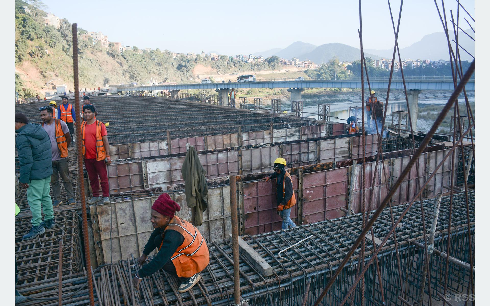 चार लेनको मादी पुल अन्तिम चरणमा, २६ प्रतिशतमात्र काम बाँकी