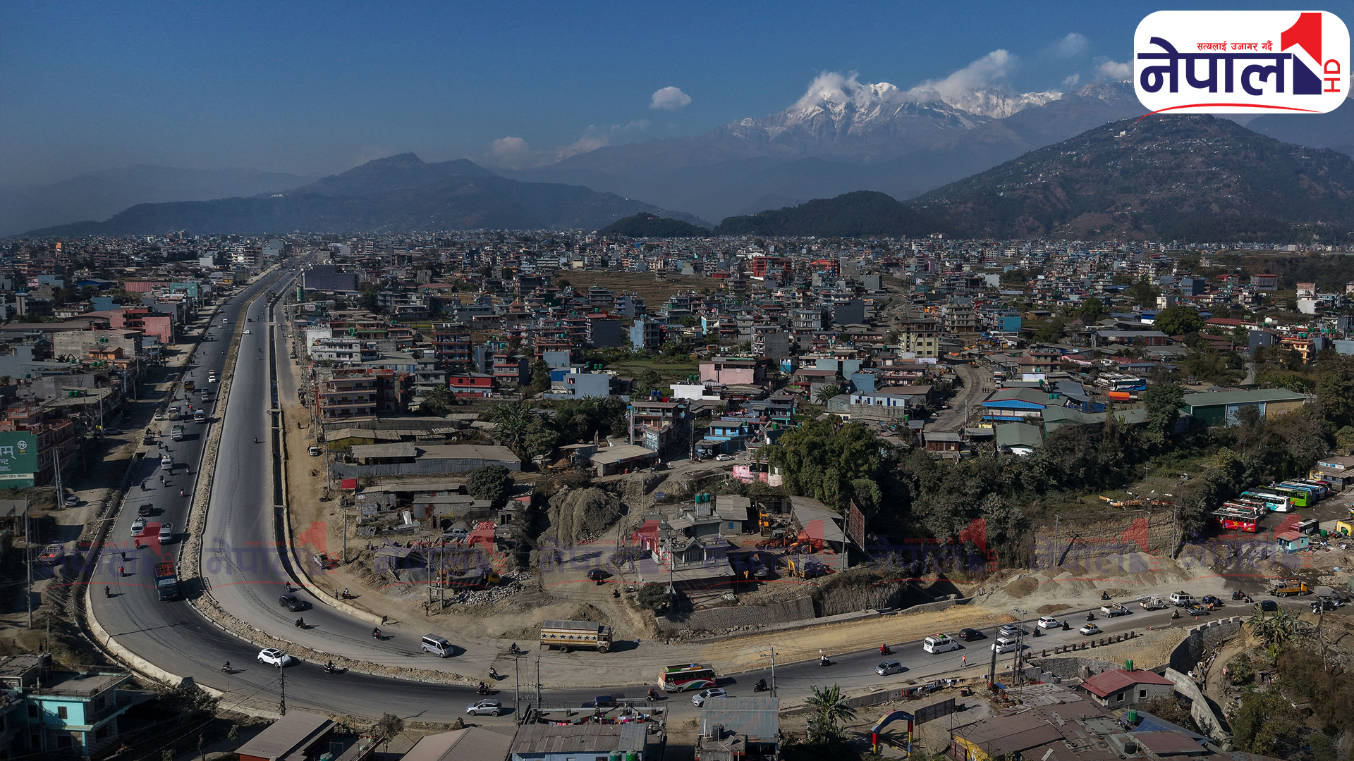 धमाधम हुँदैछ मुग्लिन-पोखरा सडक बिस्तार