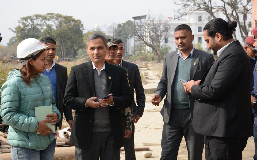 गृहमन्त्री अर्यालद्वारा निर्माणाधीन संसद् भवनको निरीक्षण