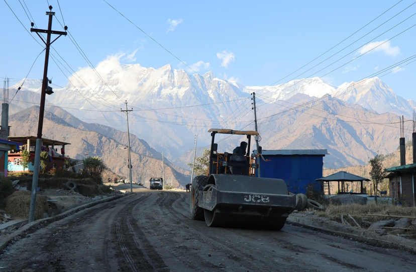 दरवाङ–मुना–ढोरपाटन सडकः धारापानी–झिनडाँडा खण्ड अन्तिम चरणमा