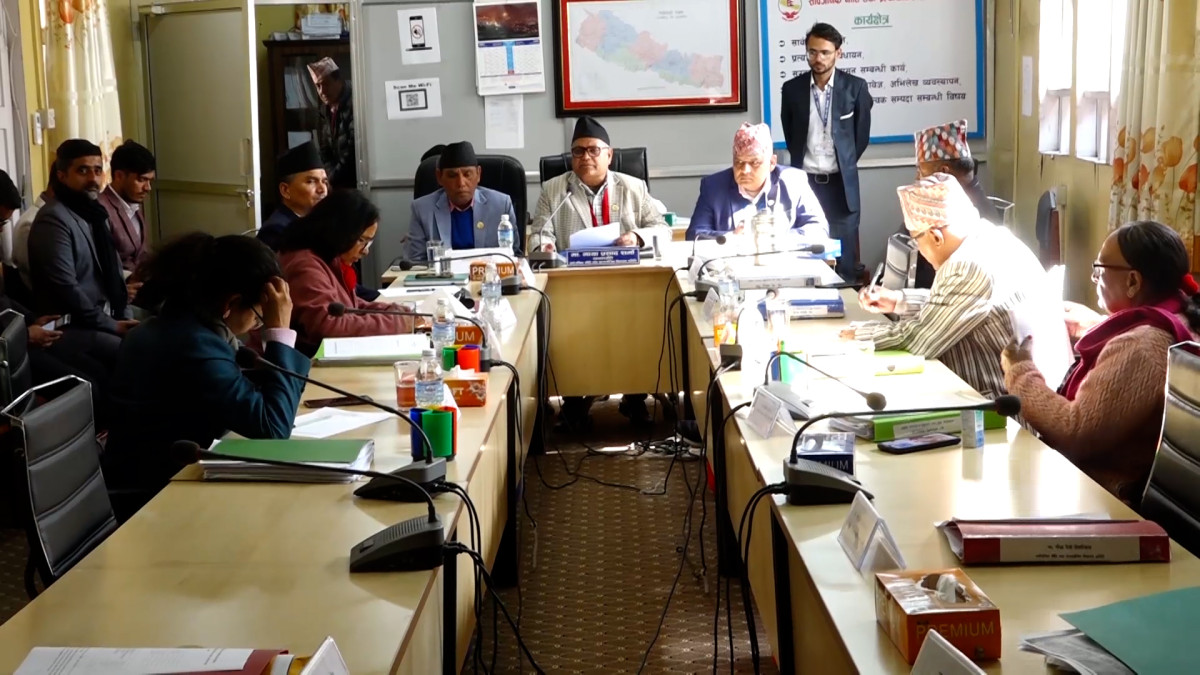 ‘सरकारले सांसदहरुको मानहानी गरिरहेको छ’