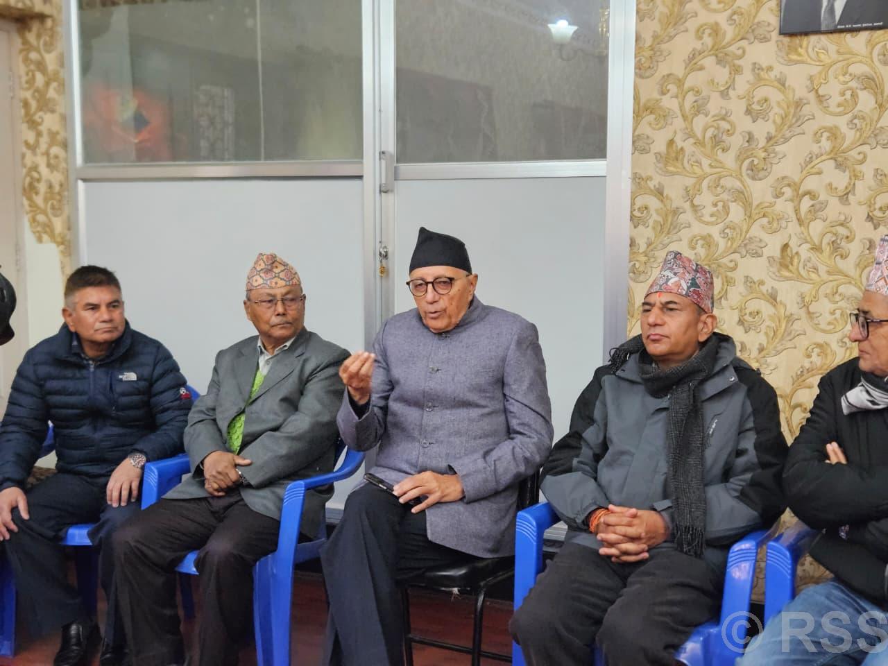 कांग्रेसमा वरिष्ठ र युवापुस्ताको मिलनबिन्दु म हुँ : शेखर कोइराला