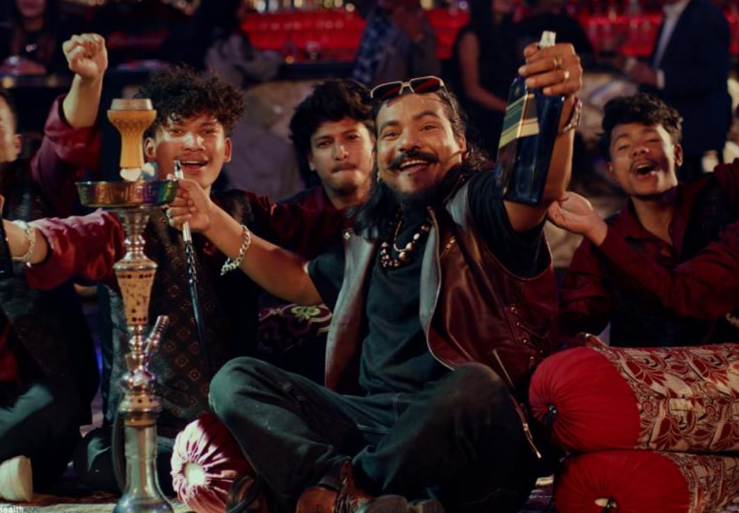 प्रेम, रोमान्स र बिछोडले भरिएको मजा आगईलमा लोसिना