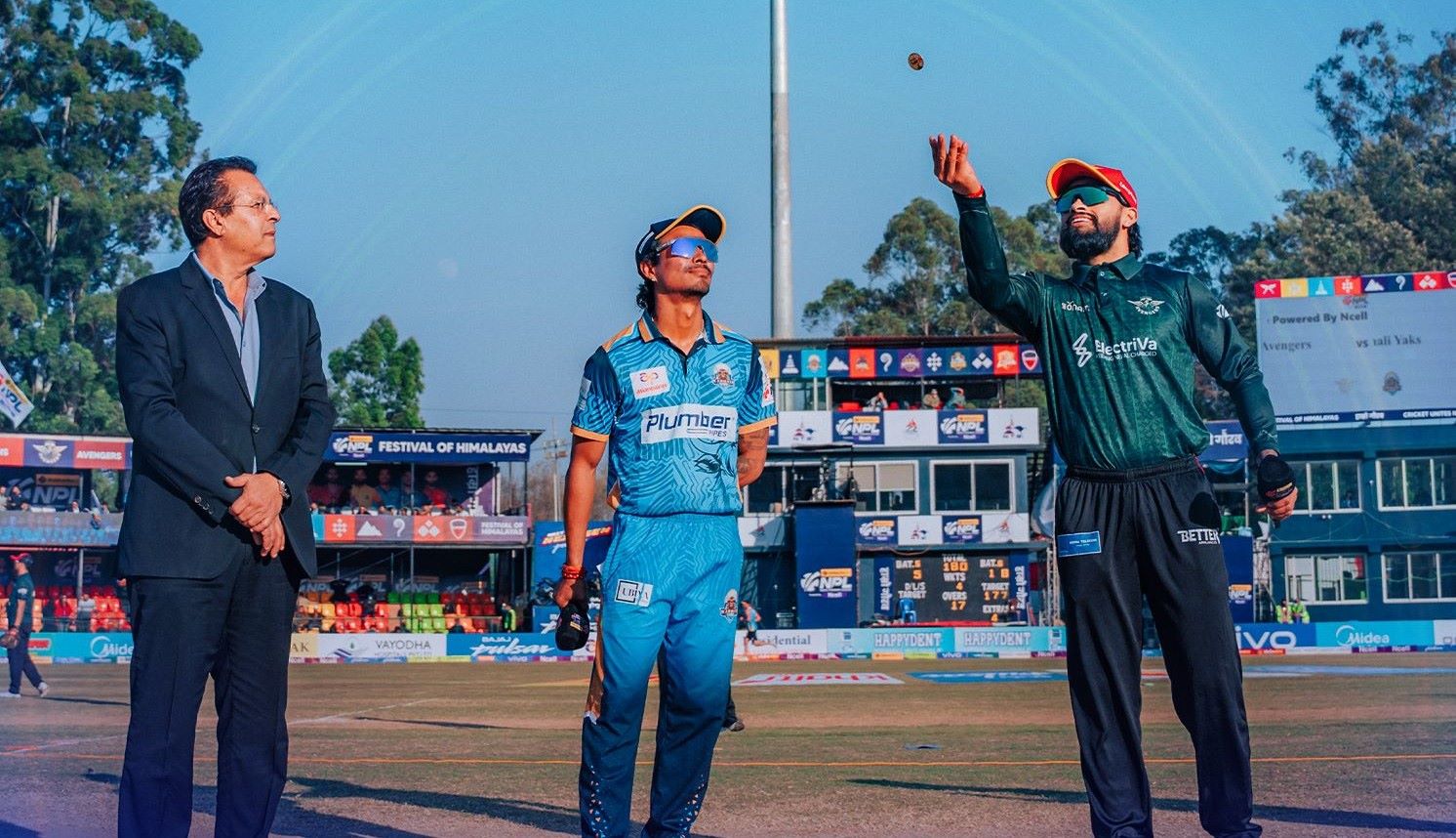 कर्णालीविरुद्ध पोखराले ब्याटिङ गर्दै