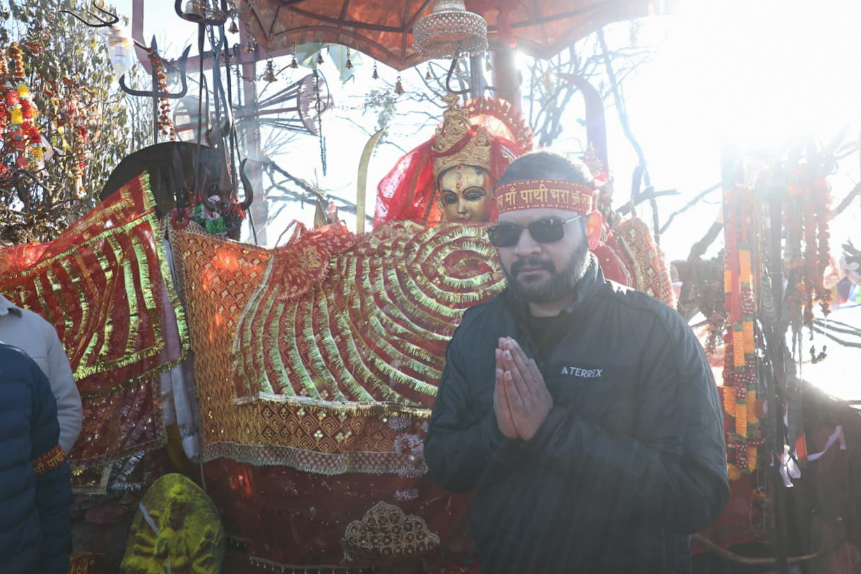 पाथीभरा पुगे बालेन (तस्वीरहरु)