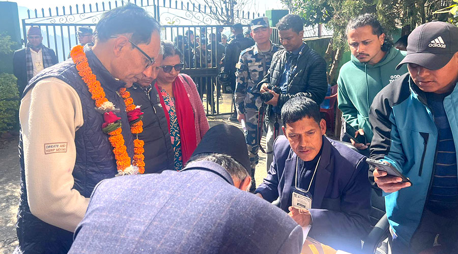 नेकपा नेता लेखनाथ न्यौपानेद्वारा गोरखा–२ मा उम्मेदवारी दर्ता