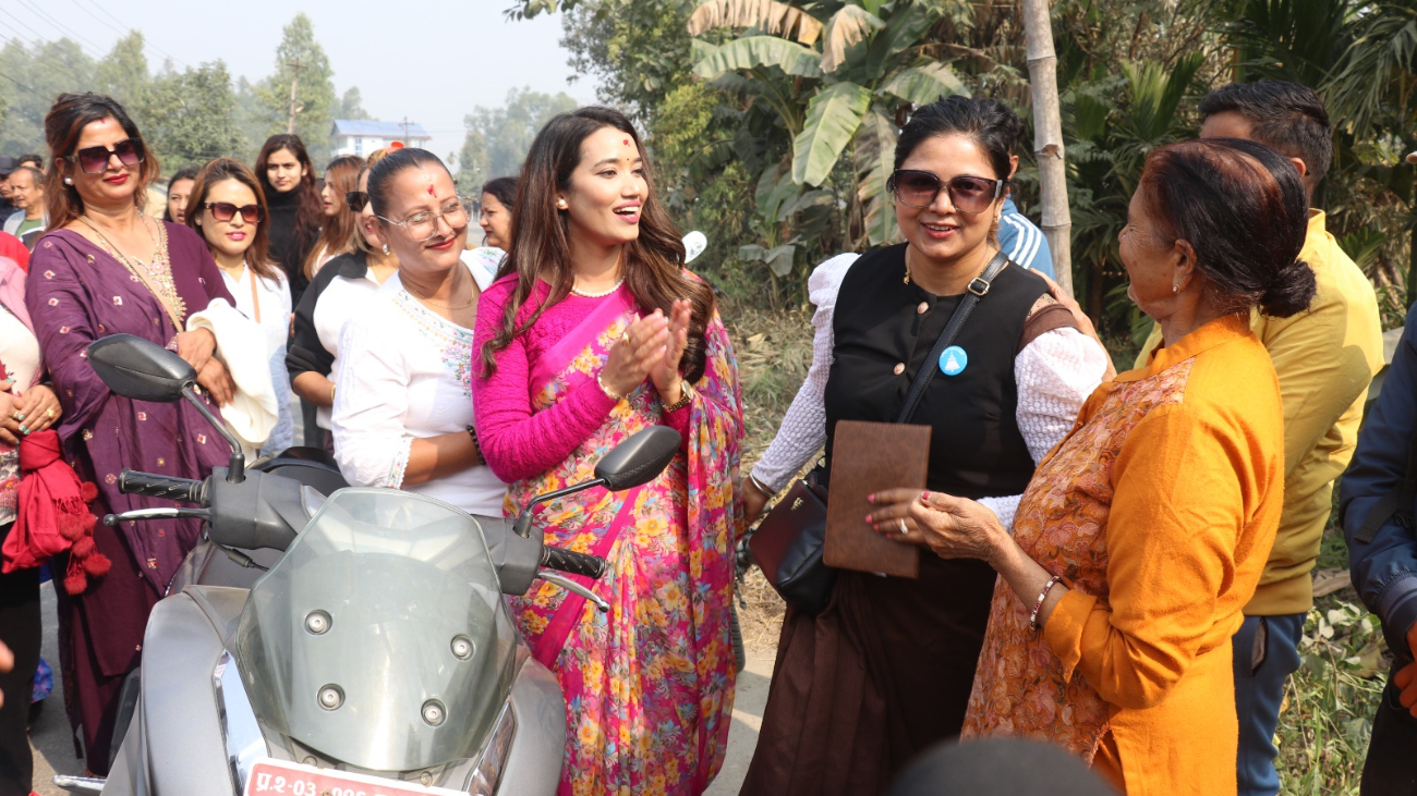 रास्वपाको चुनावी सक्रियता तीव्र : झापामा सबिनाको घरदैलो, बालेन सुदूरपश्चिम यात्रामा