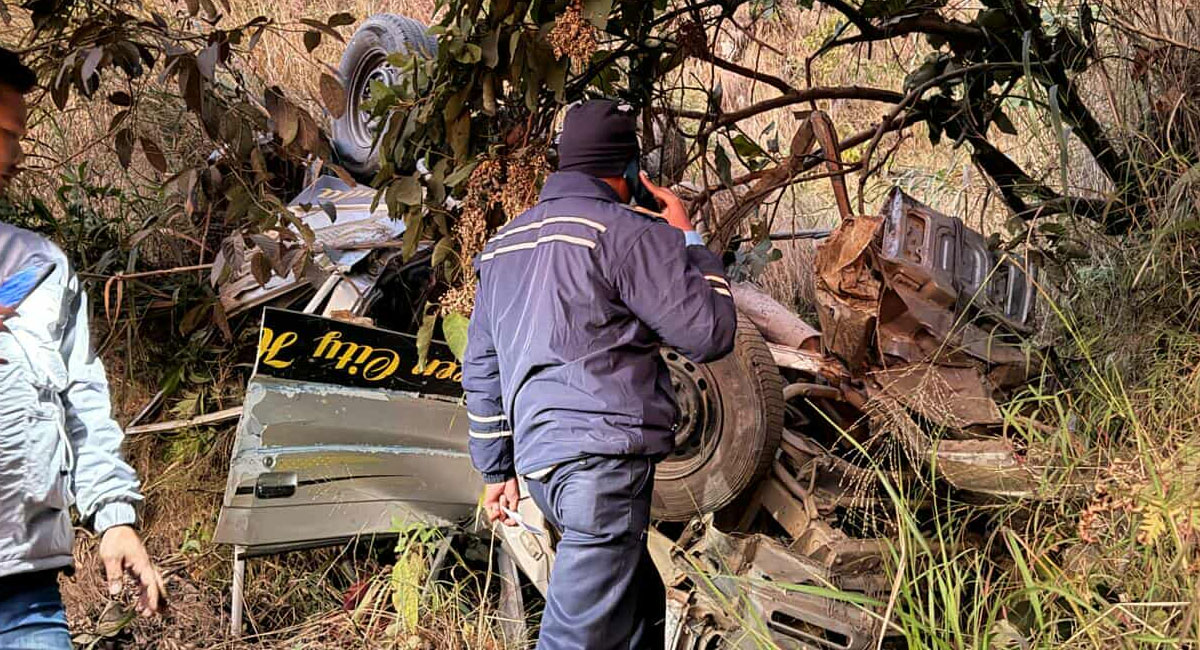 काठमाडौँबाट हेटौँडातर्फ आउँदै गरेको सुमो दुर्घटना,  छ जनाको मृत्यु