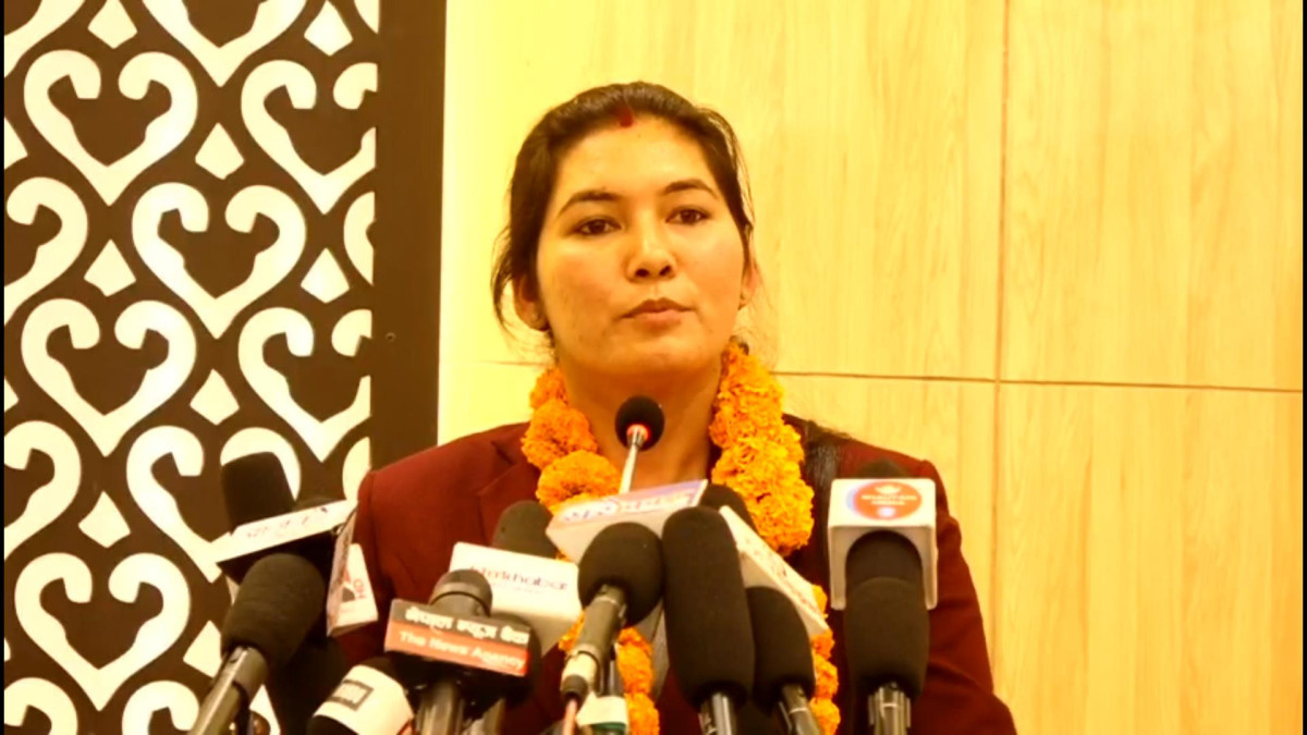 ओखलढुंगा एमाले प्रतिनिधि सभा सदस्य उम्मेदवार थापा भन्छिन्ः आसन, भाषण र शासनमा महिलाहरुलाई पु र्‍याउन देशव्यापी नेतृत्व गर्नेछु