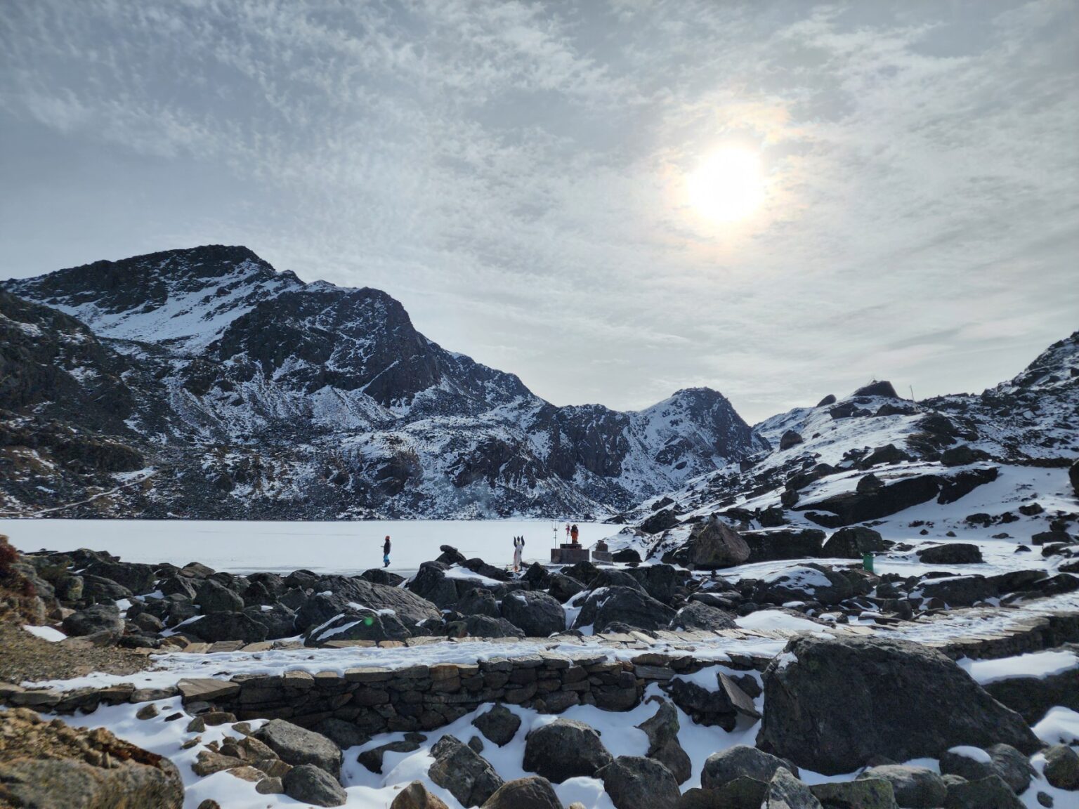 गोसाइँकुण्डमा बरफ जमेपछि सावधानी अपनाउन आग्रह