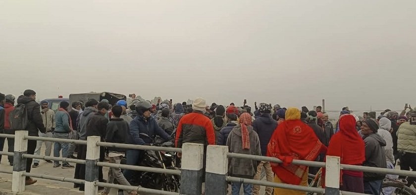 धनुषामा ऐलानी जग्गाको विषयमा भएको झडपमा १२ जना घाइते, प्रहरीद्वारा ६ सेल अश्रुग्यास प्रहार