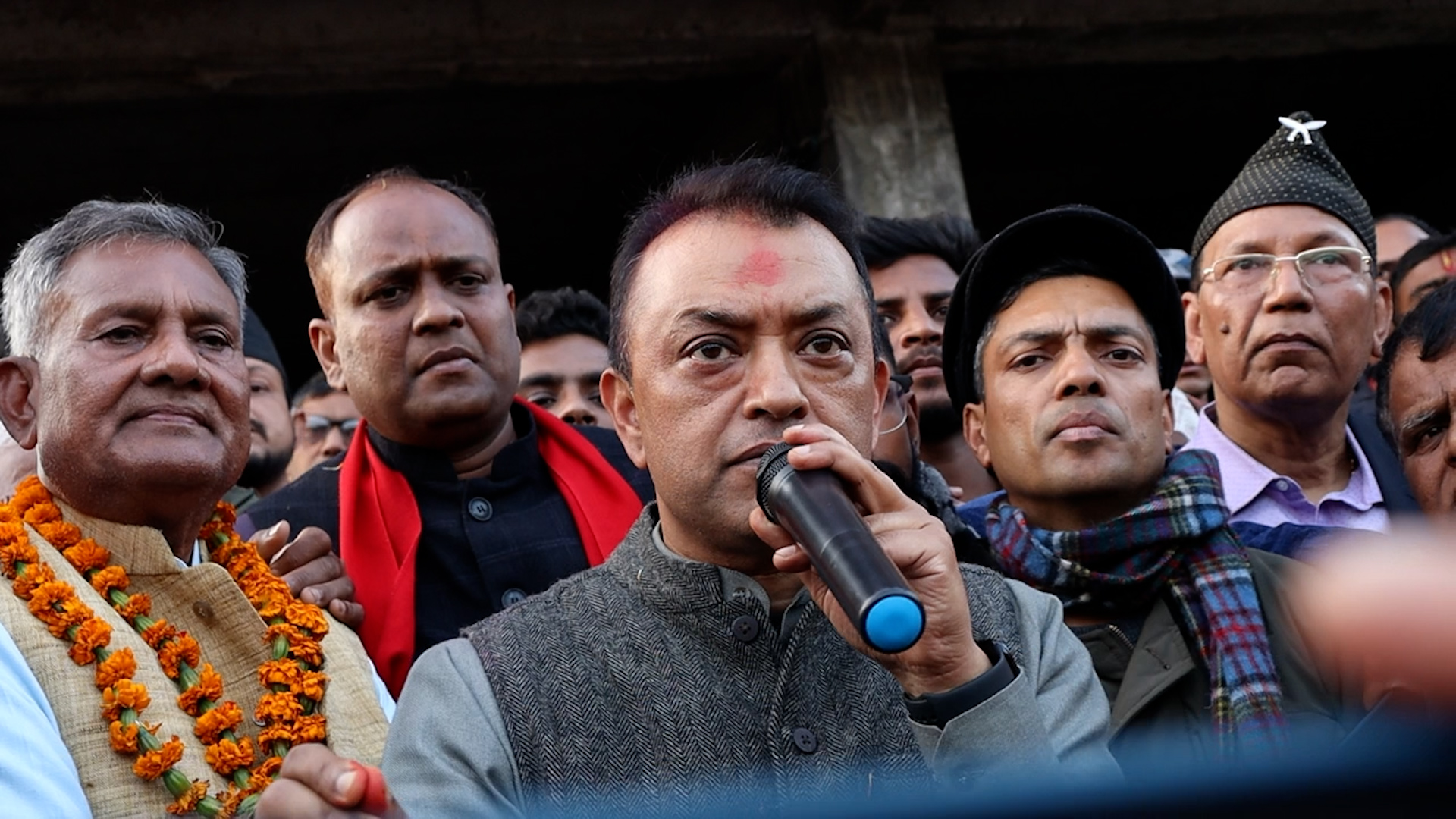 सर्लाही पुगेर कांग्रेस सभापति थापाले भने – म मधेस बुझ्न आएको हुँ